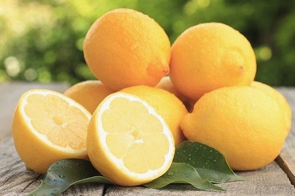 Lemon, Buah Multifungsi yang Ternyata Bantu Putihkan Gigi
