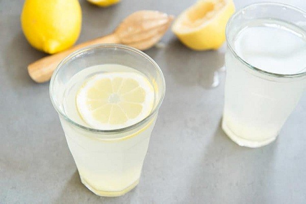 Manfaat minum air lemon setiap hari